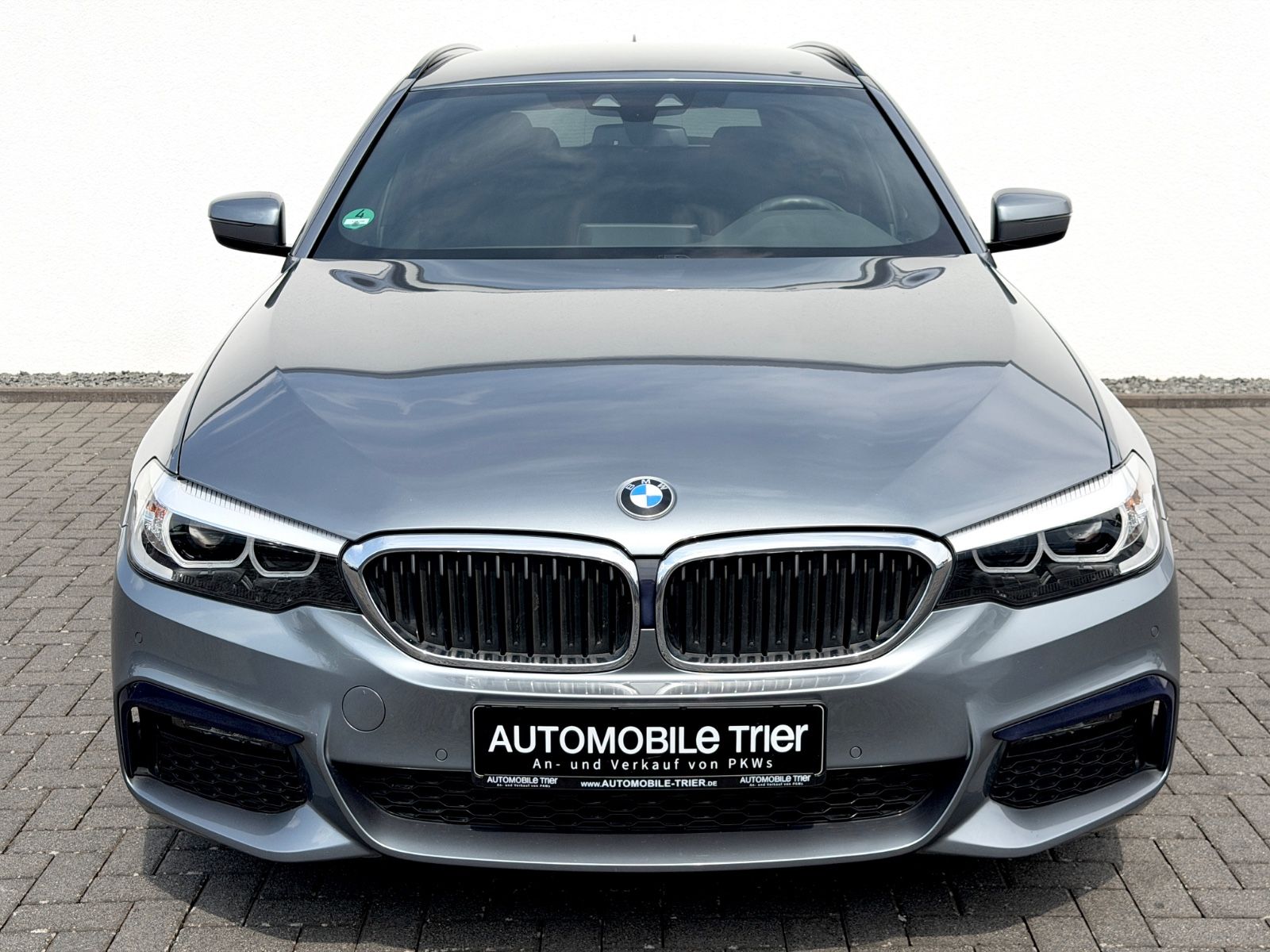 BMW 530i Touring M Sport Paket/NAVI/LED/CAM/GARANTIE - Bild 2 BMW 530i Touring M Sport Paket/NAVI/LED/CAM/GARANTIE in BLUESTONE als Kombi - Fahrzeugfoto 2