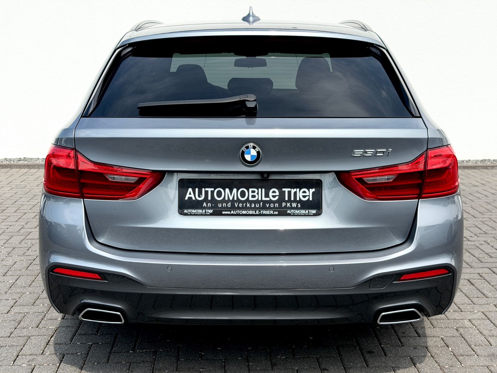 BMW 530i Touring M Sport Paket/NAVI/LED/CAM/GARANTIE - Bild 6 BMW 530i Touring M Sport Paket/NAVI/LED/CAM/GARANTIE in BLUESTONE als Kombi - Fahrzeugfoto 6