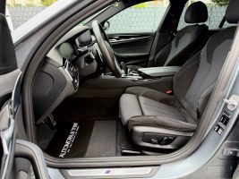 BMW 530i Touring M Sport Paket/NAVI/LED/CAM/GARANTIE in Blau als Kombi - Fahrzeugfoto 9