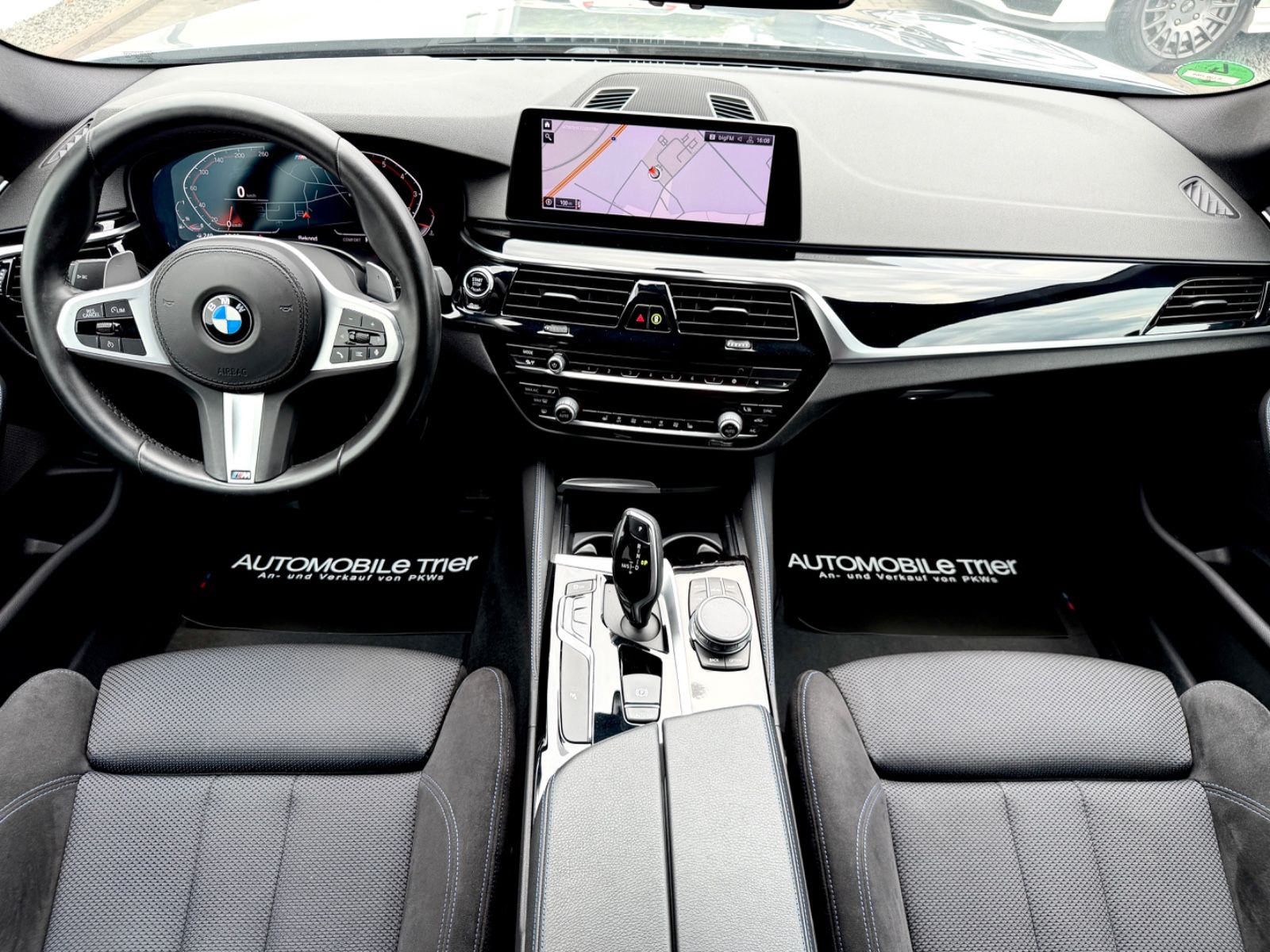 BMW 530i Touring M Sport Paket/NAVI/LED/CAM/GARANTIE - Bild 10 BMW 530i Touring M Sport Paket/NAVI/LED/CAM/GARANTIE in BLUESTONE als Kombi - Fahrzeugfoto 10