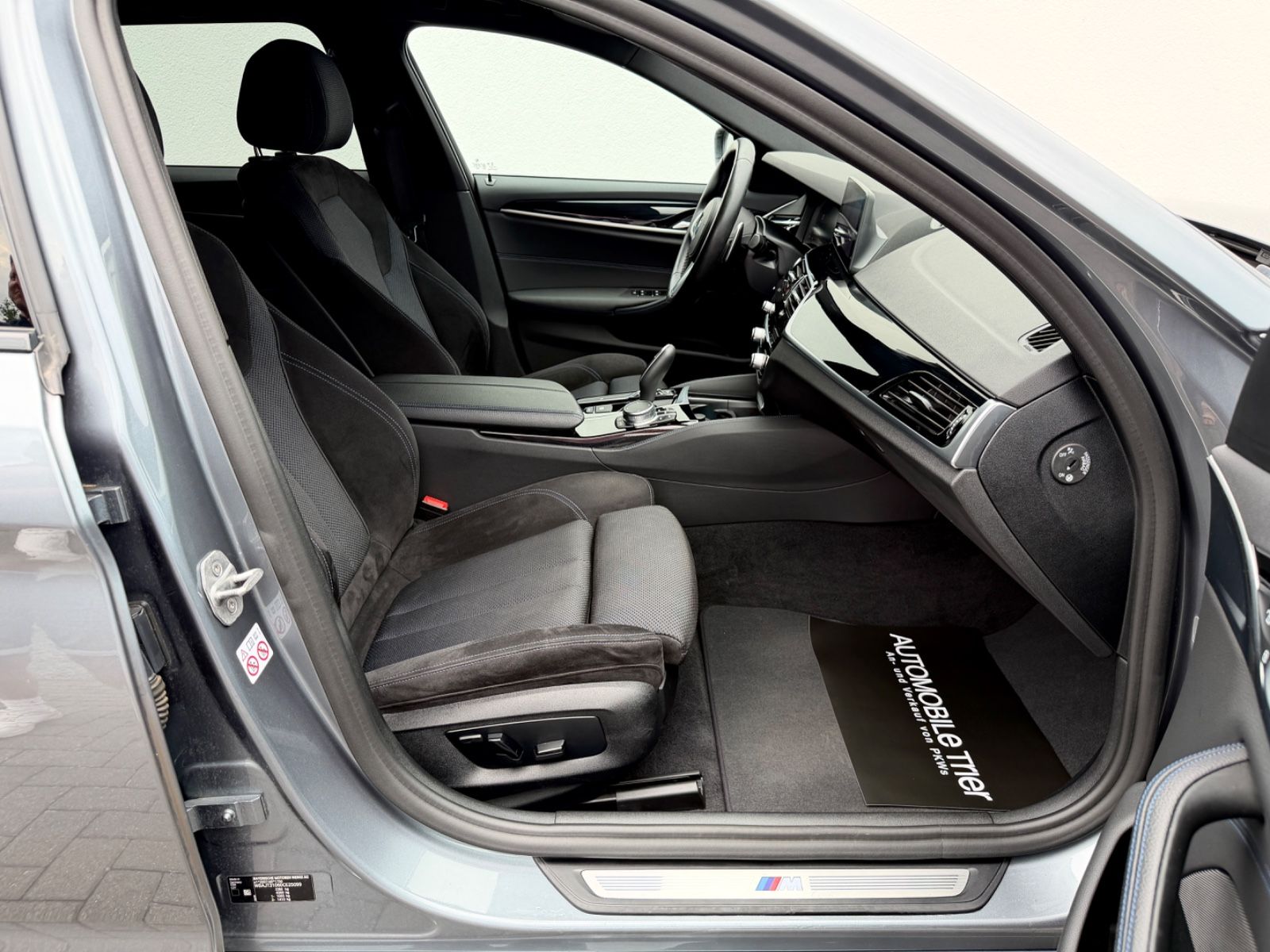 BMW 530i Touring M Sport Paket/NAVI/LED/CAM/GARANTIE - Bild 11 BMW 530i Touring M Sport Paket/NAVI/LED/CAM/GARANTIE in BLUESTONE als Kombi - Fahrzeugfoto 11
