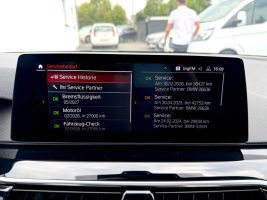 BMW 530i Touring M Sport Paket/NAVI/LED/CAM/GARANTIE in Blau als Kombi - Fahrzeugfoto 21