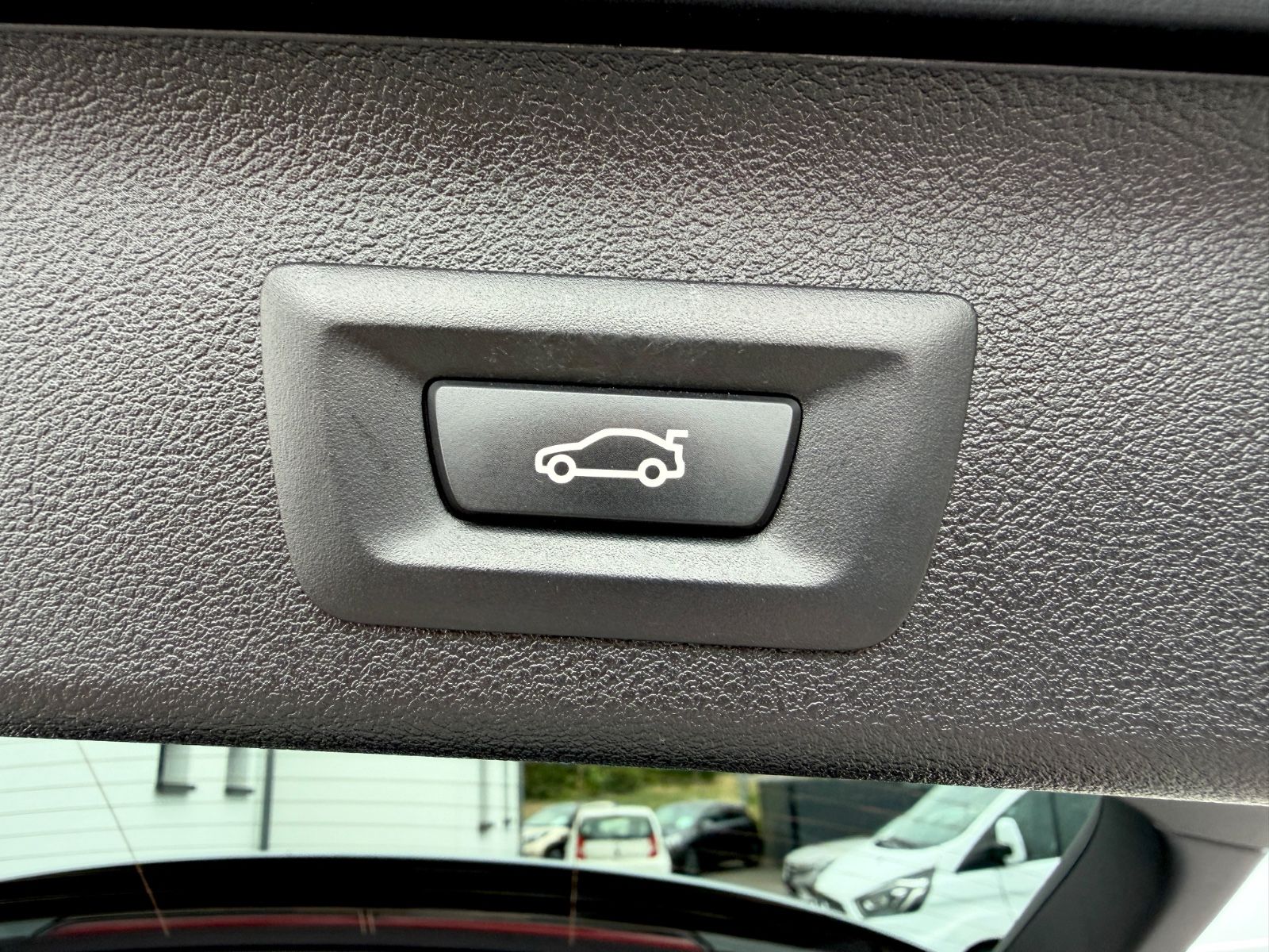BMW 530i Touring M Sport Paket/NAVI/LED/CAM/GARANTIE - Bild 26 BMW 530i Touring M Sport Paket/NAVI/LED/CAM/GARANTIE in BLUESTONE als Kombi - Fahrzeugfoto 26