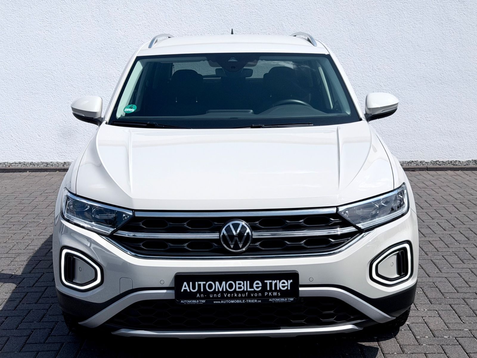 Volkswagen T-Roc 1.5 TSI /LED/ACC/CARPLAY/1.HAND/GARANTIE/ - Bild 2 Volkswagen T-Roc 1.5 TSI /LED/ACC/CARPLAY/1.HAND/GARANTIE/ in ASCOTGRAU als SUV/Geländewagen/Pickup - Fahrzeugfoto 2