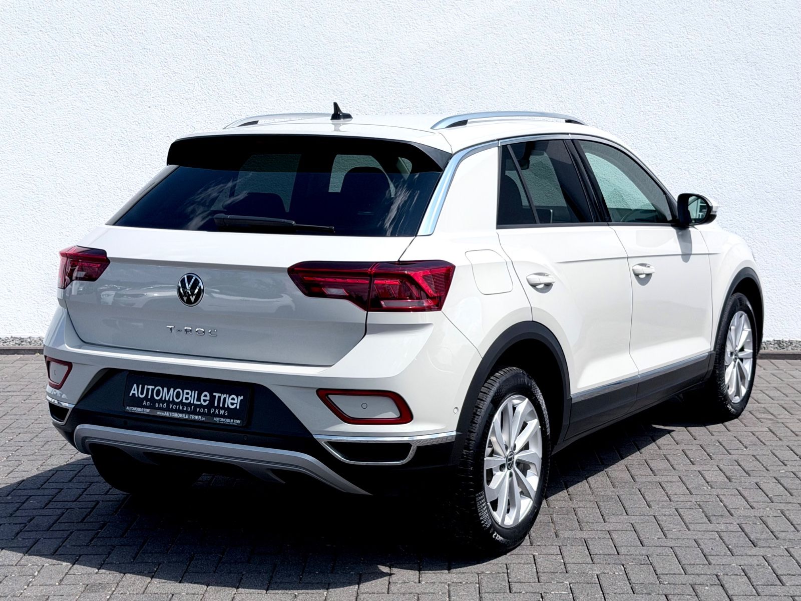 Volkswagen T-Roc 1.5 TSI /LED/ACC/CARPLAY/1.HAND/GARANTIE/ - Bild 5 Volkswagen T-Roc 1.5 TSI /LED/ACC/CARPLAY/1.HAND/GARANTIE/ in ASCOTGRAU als SUV/Geländewagen/Pickup - Fahrzeugfoto 5