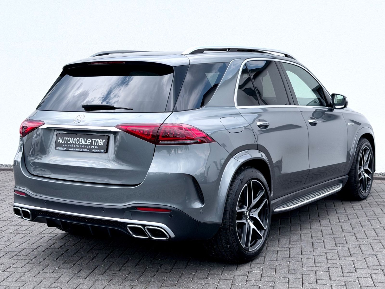 Mercedes-Benz GLE 63 AMG 4MATIC+ /PANO/LED/ACC/HUD/BURM/ - Bild 5 Mercedes-Benz GLE 63 AMG 4MATIC+ /PANO/LED/ACC/HUD/BURM/ in SELENITGRAU als SUV/Geländewagen/Pickup - Fahrzeugfoto 5