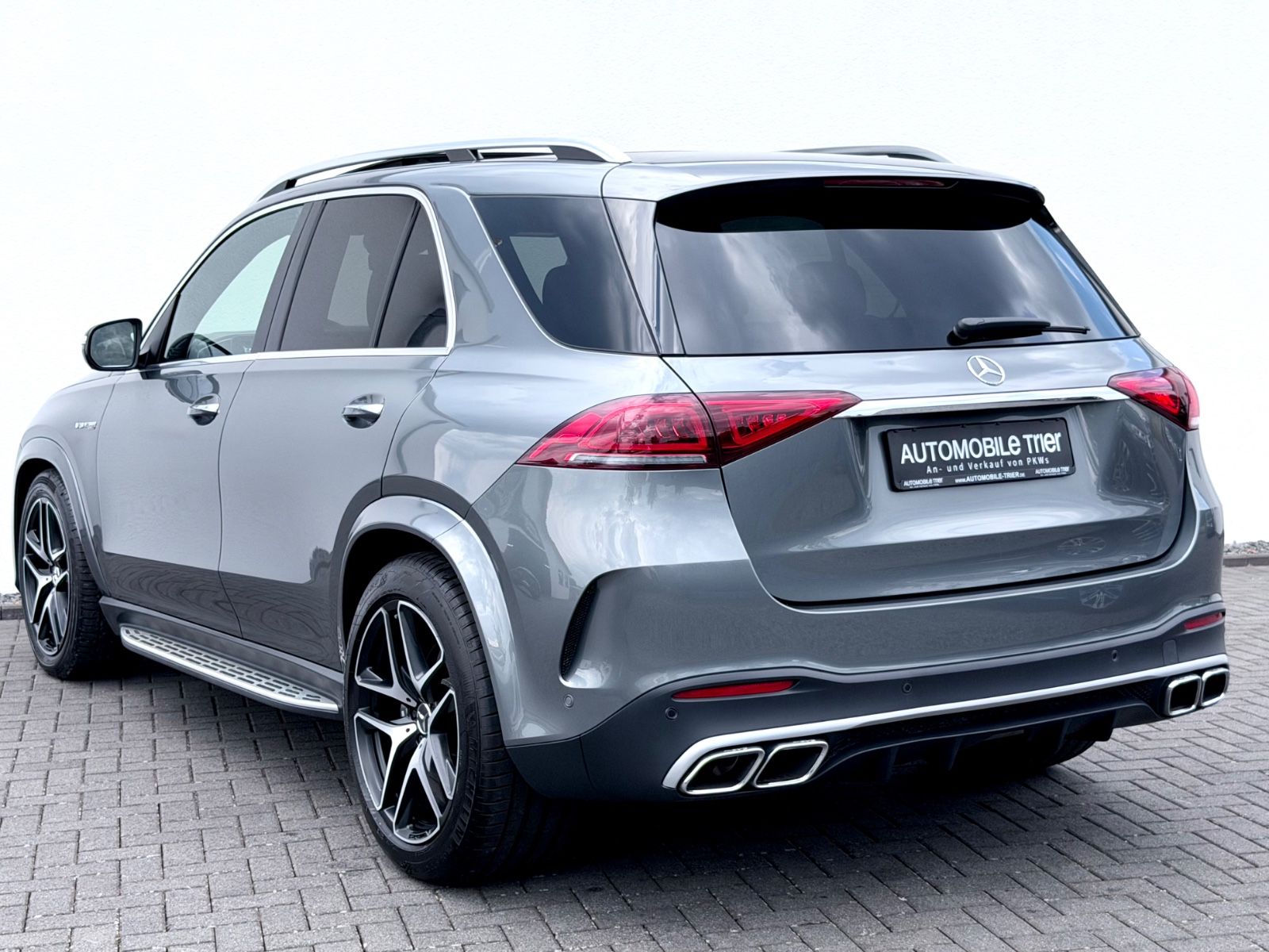 Mercedes-Benz GLE 63 AMG 4MATIC+ /PANO/LED/ACC/HUD/BURM/ - Bild 7 Mercedes-Benz GLE 63 AMG 4MATIC+ /PANO/LED/ACC/HUD/BURM/ in SELENITGRAU als SUV/Geländewagen/Pickup - Fahrzeugfoto 7