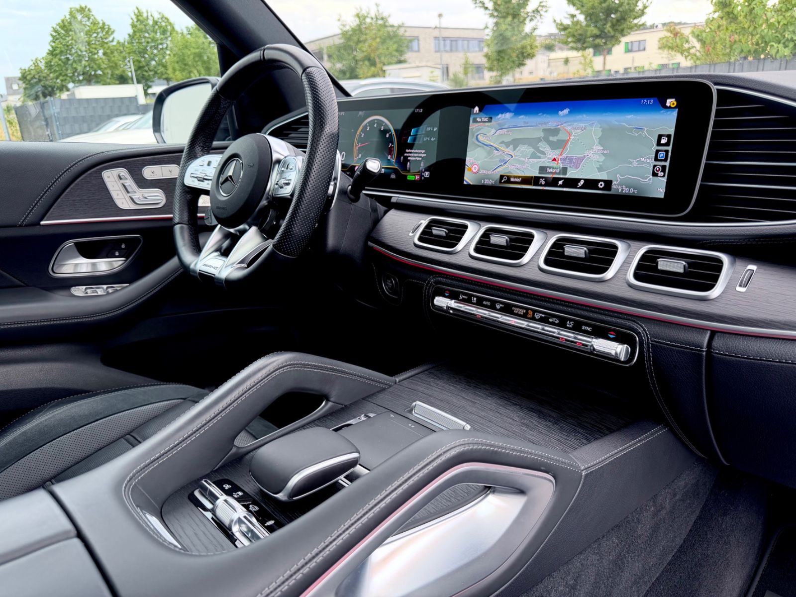 Mercedes-Benz GLE 63 AMG 4MATIC+ /PANO/LED/ACC/HUD/BURM/ - Bild 12 Mercedes-Benz GLE 63 AMG 4MATIC+ /PANO/LED/ACC/HUD/BURM/ in SELENITGRAU als SUV/Geländewagen/Pickup - Fahrzeugfoto 12