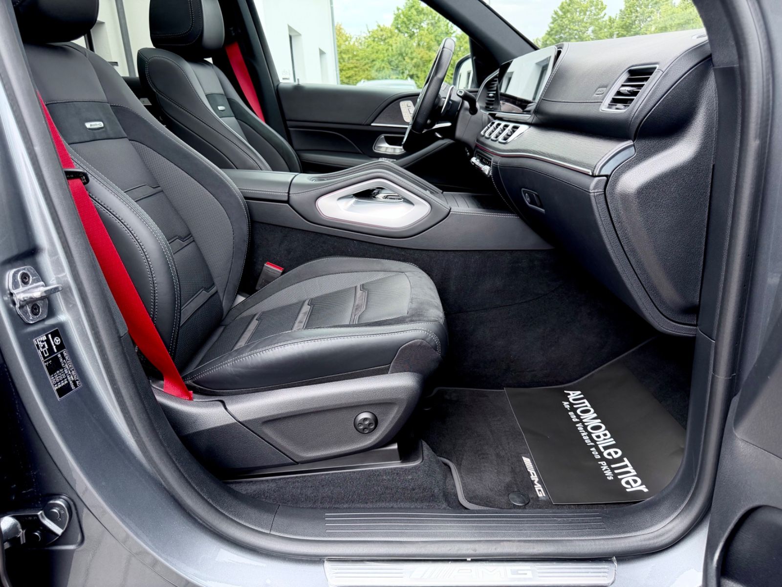 Mercedes-Benz GLE 63 AMG 4MATIC+ /PANO/LED/ACC/HUD/BURM/ - Bild 13 Mercedes-Benz GLE 63 AMG 4MATIC+ /PANO/LED/ACC/HUD/BURM/ in SELENITGRAU als SUV/Geländewagen/Pickup - Fahrzeugfoto 13