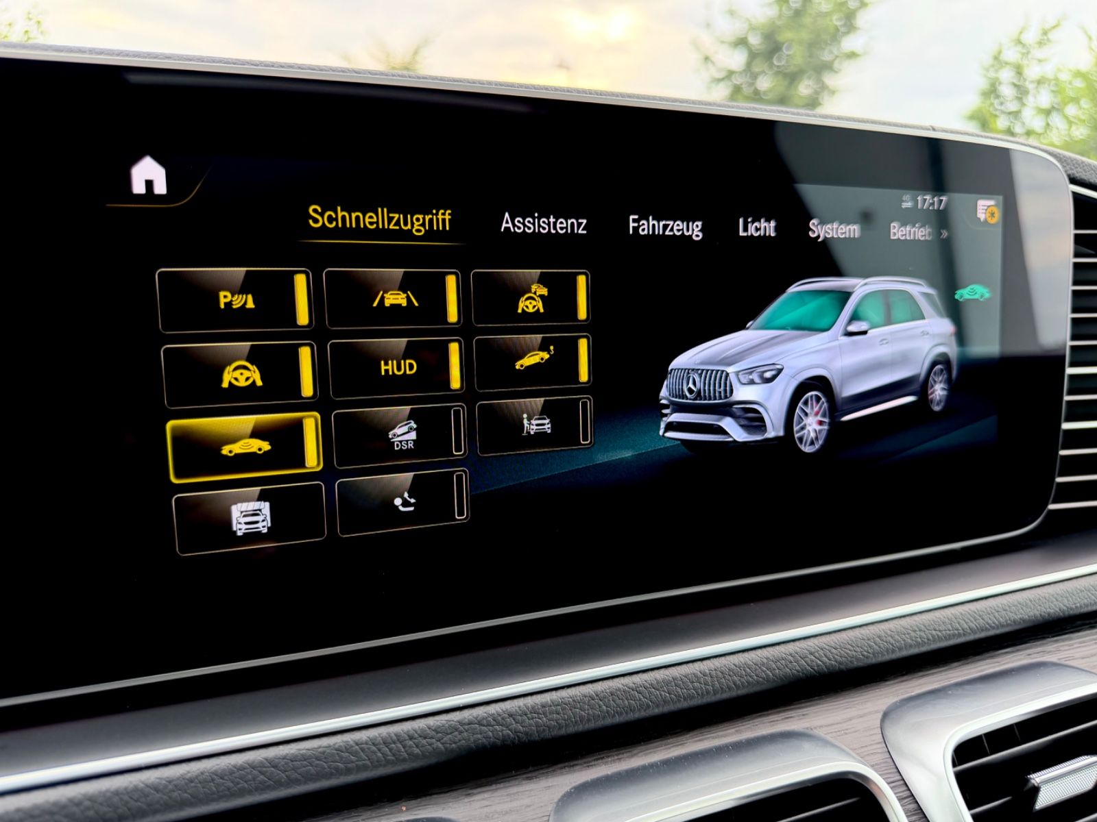 Mercedes-Benz GLE 63 AMG 4MATIC+ /PANO/LED/ACC/HUD/BURM/ - Bild 22 Mercedes-Benz GLE 63 AMG 4MATIC+ /PANO/LED/ACC/HUD/BURM/ in SELENITGRAU als SUV/Geländewagen/Pickup - Fahrzeugfoto 22