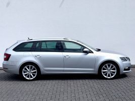 Skoda Octavia Combi 1.5 TSI DSG /NAVI/LED/ACC/CARPLAY/ in Silber als Kombi - Fahrzeugfoto 4