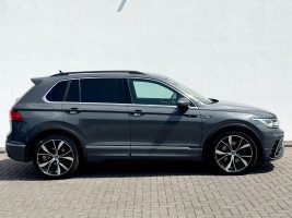 Volkswagen Tiguan R-Line 2.0 TDI DSG 4M /IQ LIGHT/20''/AHK/ in Grau als SUV/Geländewagen/Pickup - Fahrzeugfoto 4