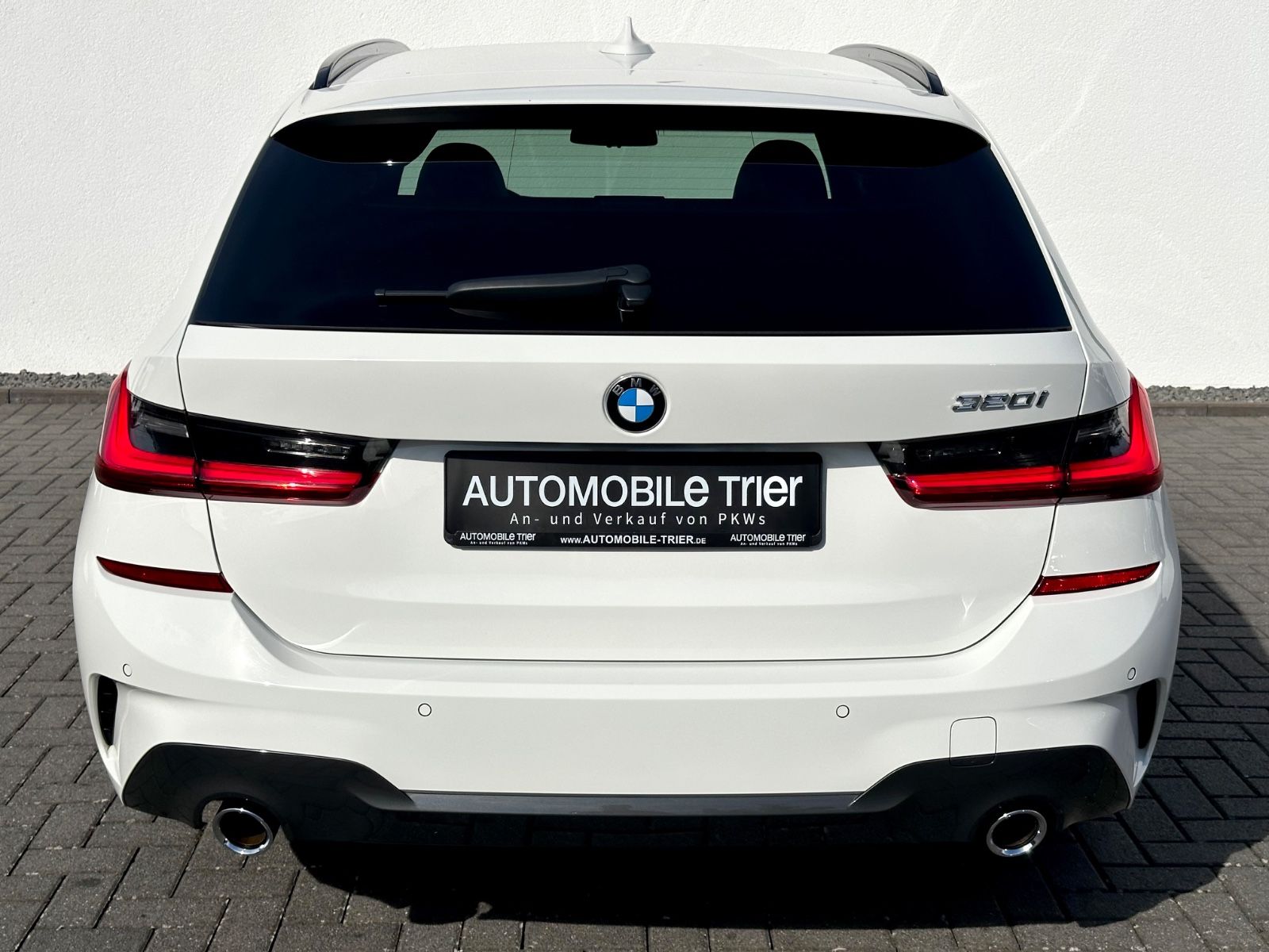 BMW 320i Touring M Sport Paket *Navi*LED*Garantie* - Bild 6 BMW 320i Touring M Sport Paket *Navi*LED*Garantie* in ALPINWEISS III als Kombi - Fahrzeugfoto 6