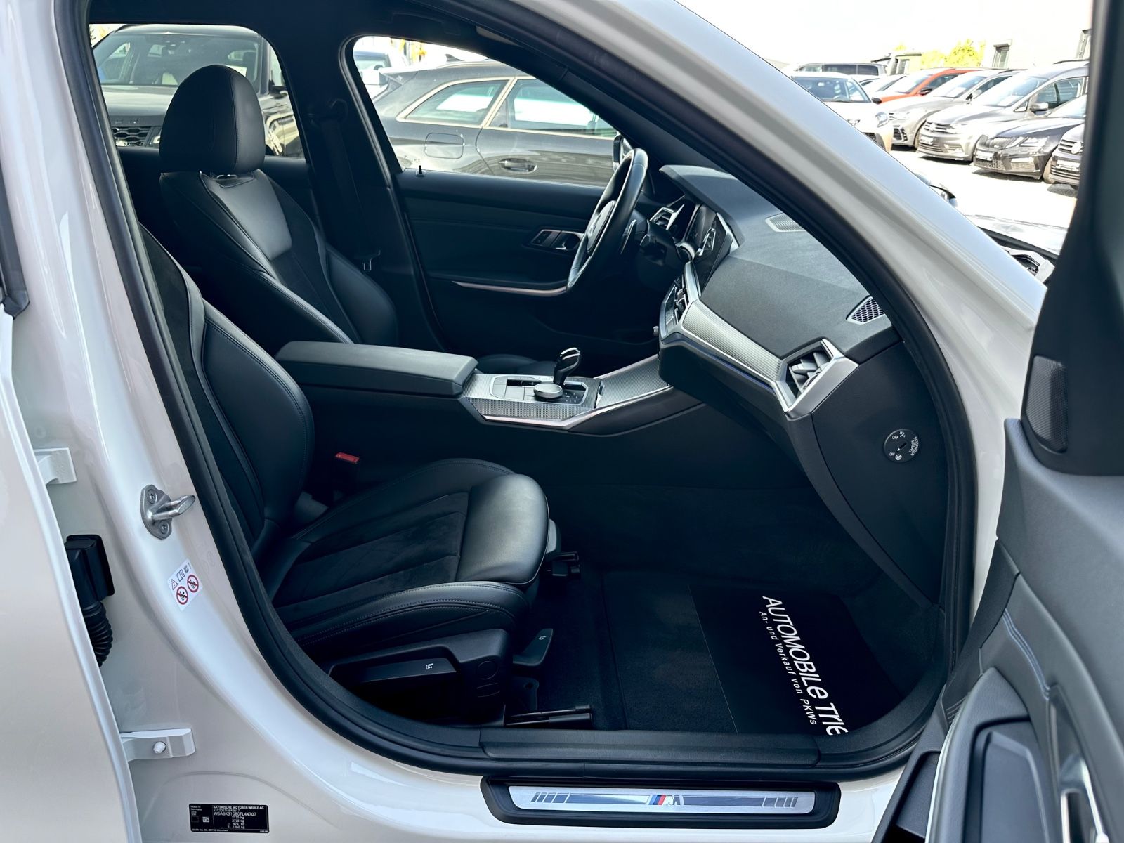 BMW 320i Touring M Sport Paket *Navi*LED*Garantie* - Bild 11 BMW 320i Touring M Sport Paket *Navi*LED*Garantie* in ALPINWEISS III als Kombi - Fahrzeugfoto 11
