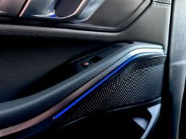 BMW 320i Touring M Sport Paket *Navi*LED*Garantie* in Weiß als Kombi - Fahrzeugfoto 27