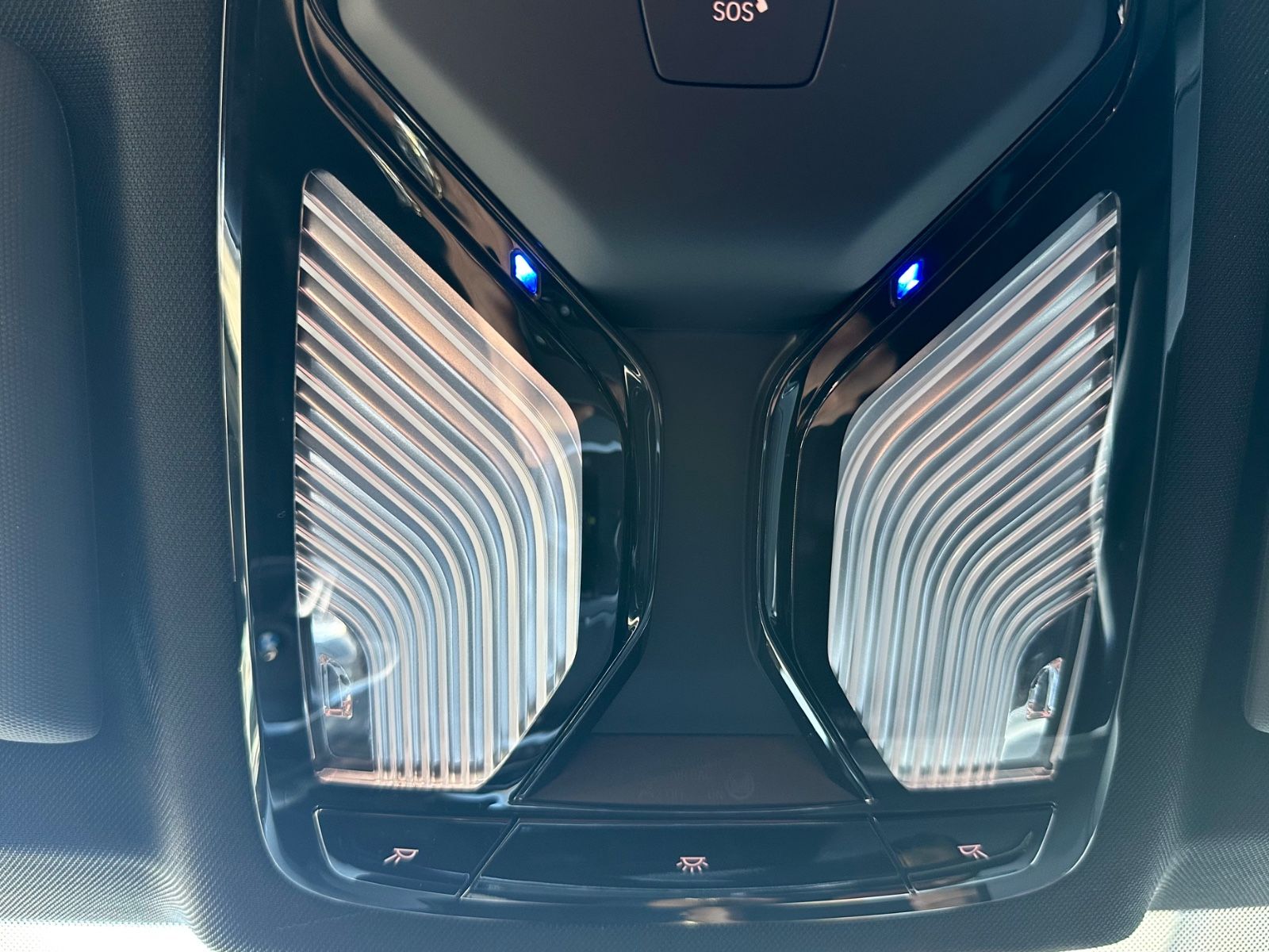 BMW 320i Touring M Sport Paket *Navi*LED*Garantie* - Bild 29 BMW 320i Touring M Sport Paket *Navi*LED*Garantie* in ALPINWEISS III als Kombi - Fahrzeugfoto 29