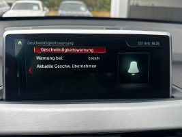 BMW X1 xDrive 20i M Sport Paket/LED/HUD/CAM/GARANTIE in Weiß als SUV/Geländewagen/Pickup - Fahrzeugfoto 26