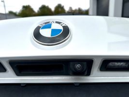 BMW X1 xDrive 20i M Sport Paket/LED/HUD/CAM/GARANTIE in Weiß als SUV/Geländewagen/Pickup - Fahrzeugfoto 34