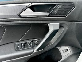 Volkswagen Tiguan R line 2.0 TSI DSG 4Motion /LED/ACC/AHK/ in Weiß als SUV/Geländewagen/Pickup - Fahrzeugfoto 23