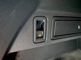 Volkswagen Tiguan R line 2.0 TSI DSG 4Motion /LED/ACC/AHK/ in Weiß als SUV/Geländewagen/Pickup - Fahrzeugfoto 25