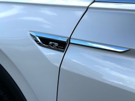 Volkswagen Tiguan R line 2.0 TSI DSG 4Motion /LED/ACC/AHK/ in Weiß als SUV/Geländewagen/Pickup - Fahrzeugfoto 30