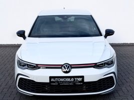Volkswagen Golf 8 Lim. GTI /DSG/NAVI/LED/1.HAND/GARANTIE/ in Weiß als Limousine - Fahrzeugfoto 2