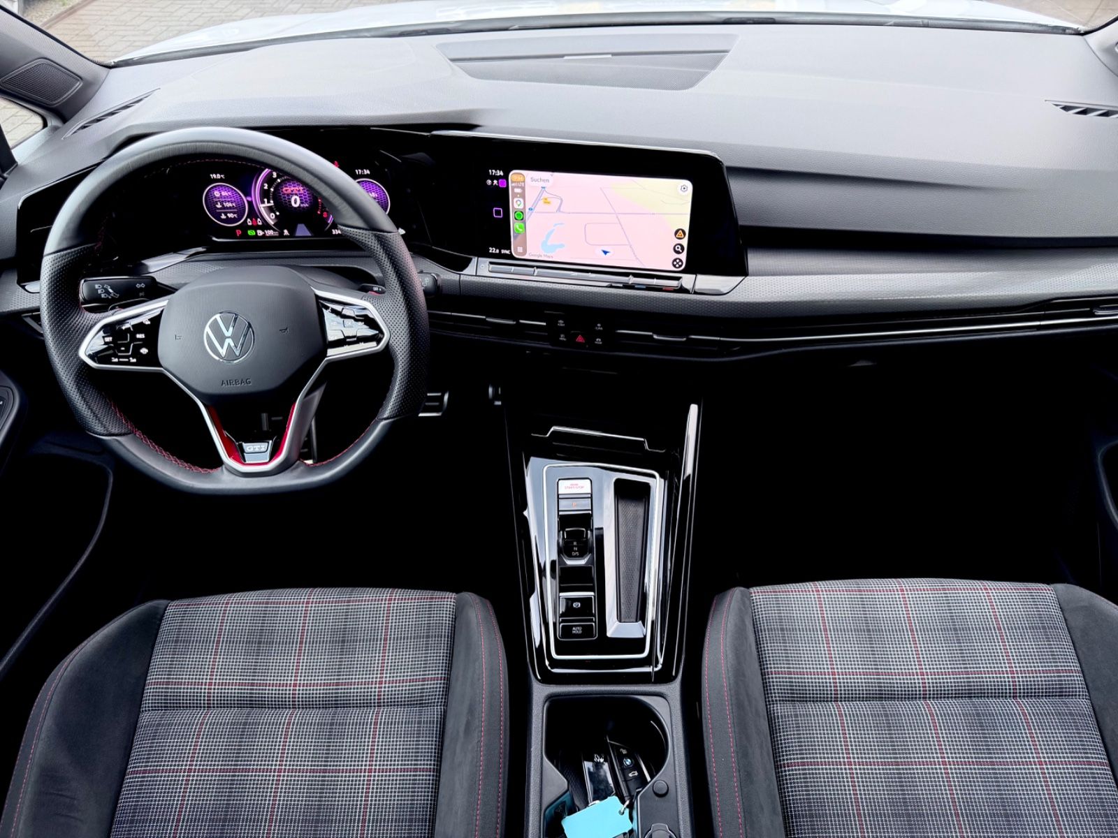 Volkswagen Golf 8 Lim. GTI /DSG/NAVI/LED/1.HAND/GARANTIE/ - Bild 11 Volkswagen Golf 8 Lim. GTI /DSG/NAVI/LED/1.HAND/GARANTIE/ in PURE WHITE als Limousine - Fahrzeugfoto 11