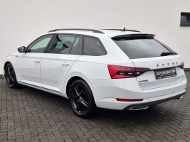 Skoda Superb Combi Sportline 2.0 TSI DSG / / 1.HAND // in Weiß als Kombi - Fahrzeugfoto 7