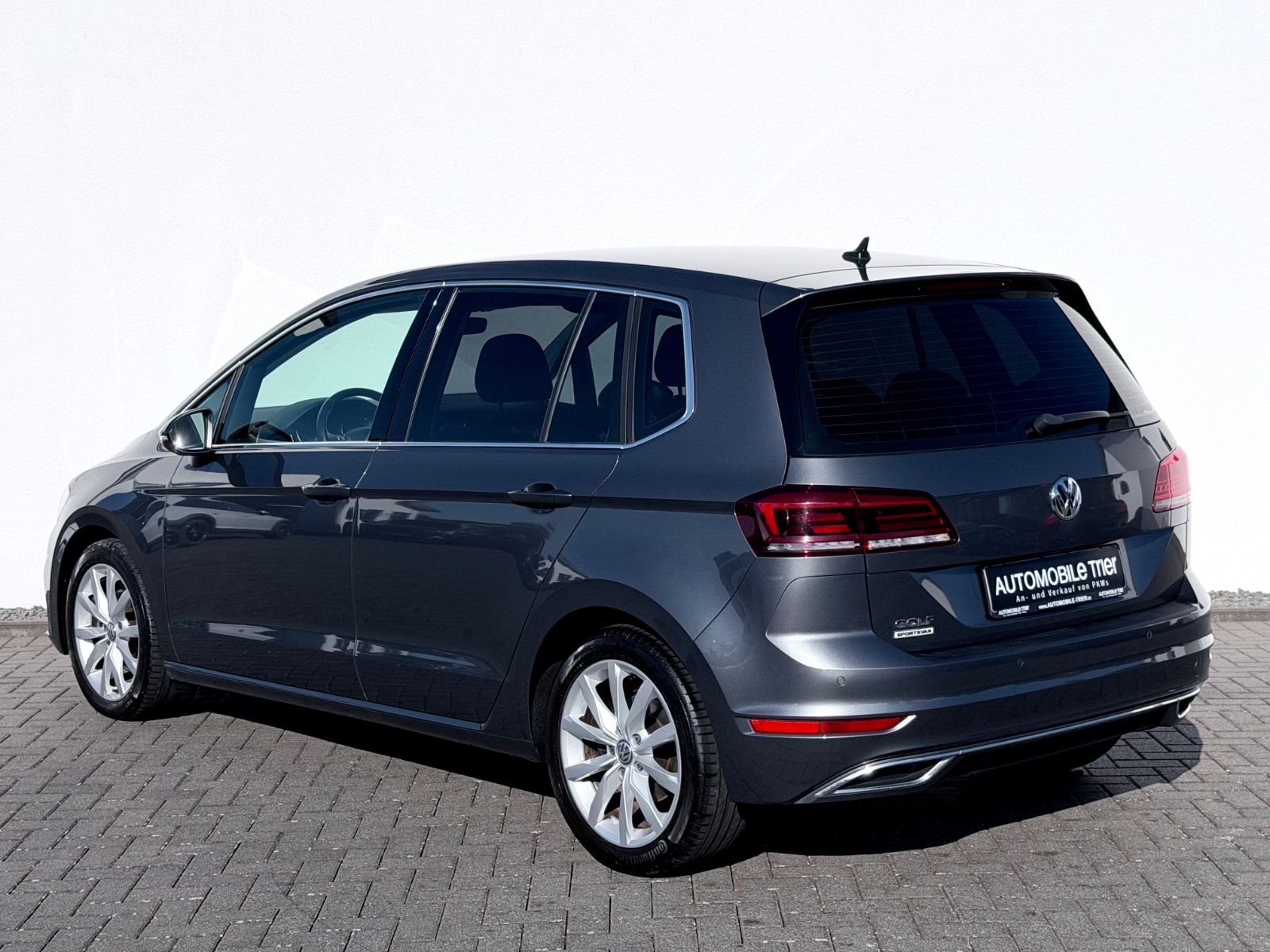 Volkswagen Golf Sportsvan Highline 1.5 TSI DSG /GARANTIE/ - Bild 6 Volkswagen Golf Sportsvan Highline 1.5 TSI DSG /GARANTIE/ in INDIUMGRAU als Van/Minibus - Fahrzeugfoto 6