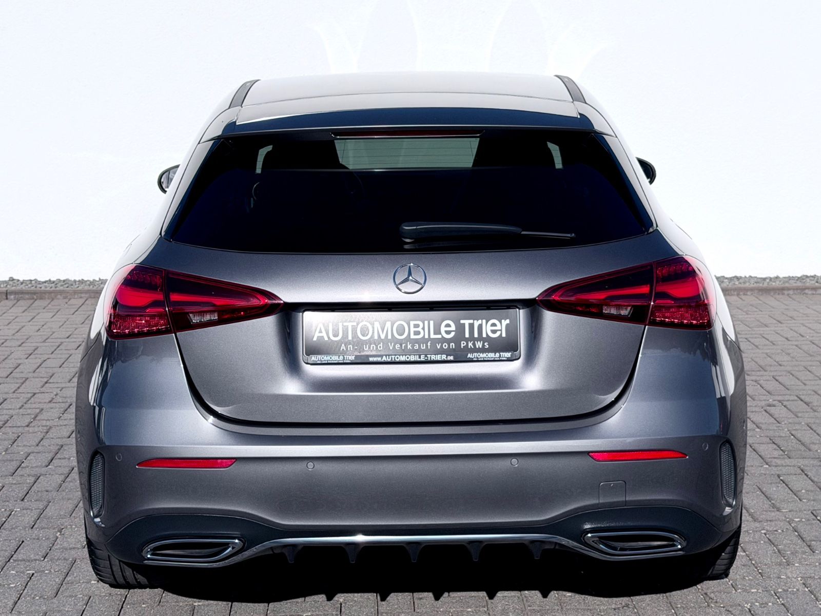 Mercedes-Benz A 220d Amg Line /NAVI/LED/CAM/BURMESTER/1.HAND/ - Bild 6 Mercedes-Benz A 220d Amg Line /NAVI/LED/CAM/BURMESTER/1.HAND/ in MOUNTAINGRAU als Limousine - Fahrzeugfoto 6