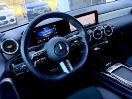 Mercedes-Benz A 220d Amg Line /NAVI/LED/CAM/BURMESTER/1.HAND/ in Grau als Limousine - Fahrzeugfoto 10