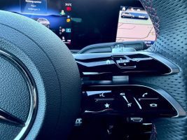 Mercedes-Benz A 220d Amg Line /NAVI/LED/CAM/BURMESTER/1.HAND/ in Grau als Limousine - Fahrzeugfoto 15