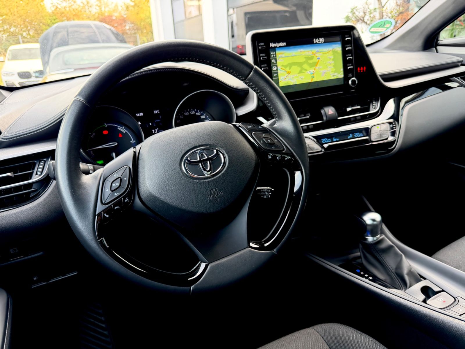 Toyota C-HR Hybrid Black Edition /ACC/CAM/AHK/GARANTIE/ - Bild 10 Toyota C-HR Hybrid Black Edition /ACC/CAM/AHK/GARANTIE/ in Rot als SUV/Geländewagen/Pickup - Fahrzeugfoto 10