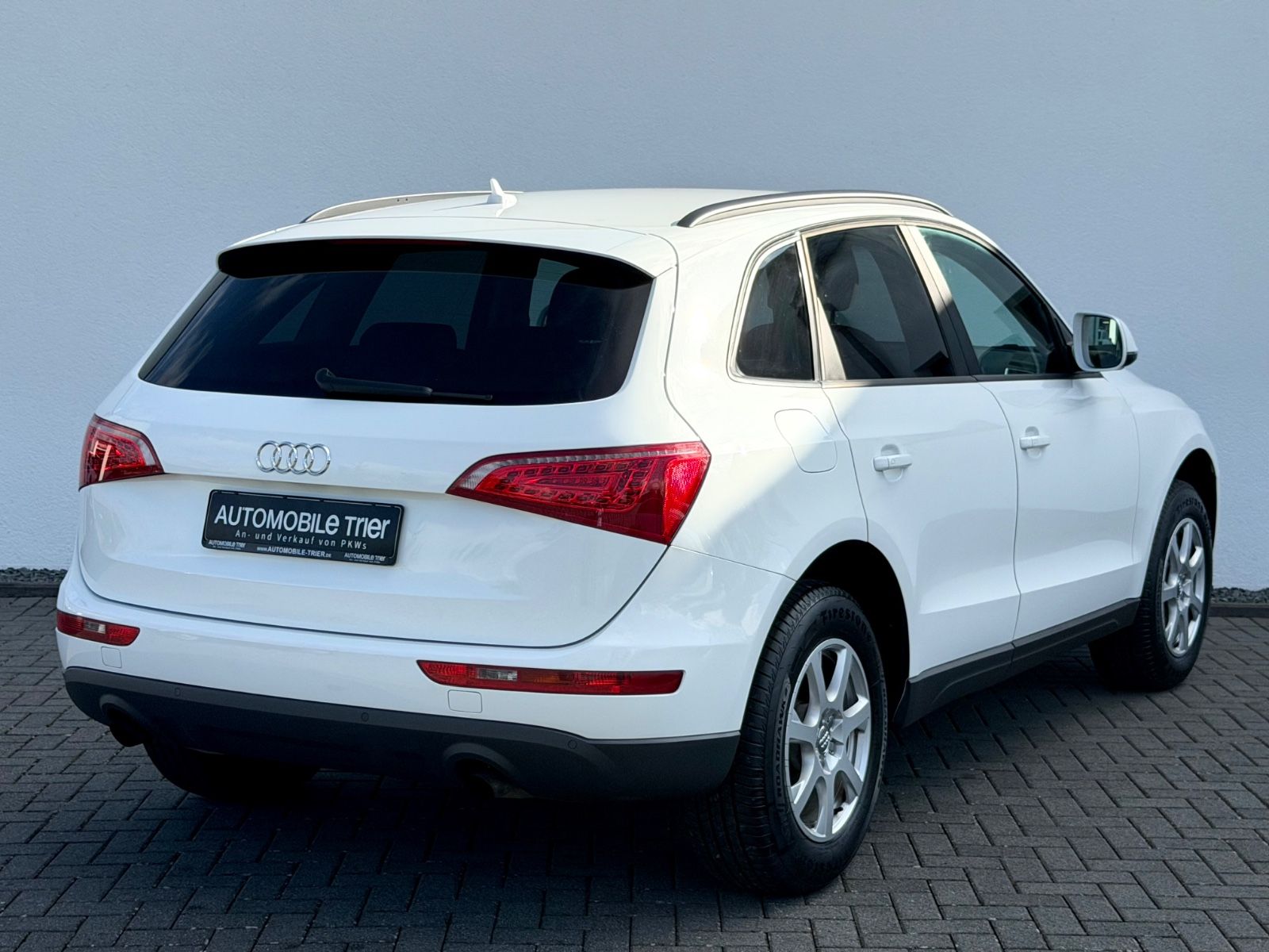 Audi Q5 2.0 TFSI quattro /NAVI/LED/PDC/GARANTIE/ - Bild 5 Audi Q5 2.0 TFSI quattro /NAVI/LED/PDC/GARANTIE/ in Weiß als SUV/Geländewagen/Pickup - Fahrzeugfoto 5