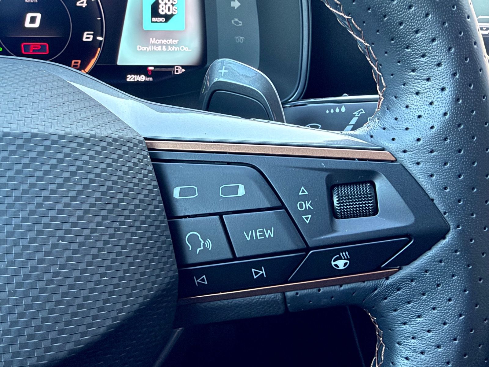 Cupra Formentor 1.4 e-Hybrid /NAVI/LED/ACC/CAM/1.HAND/ - Bild 16 Cupra Formentor 1.4 e-Hybrid /NAVI/LED/ACC/CAM/1.HAND/ in Weiß als SUV/Geländewagen/Pickup - Fahrzeugfoto 16