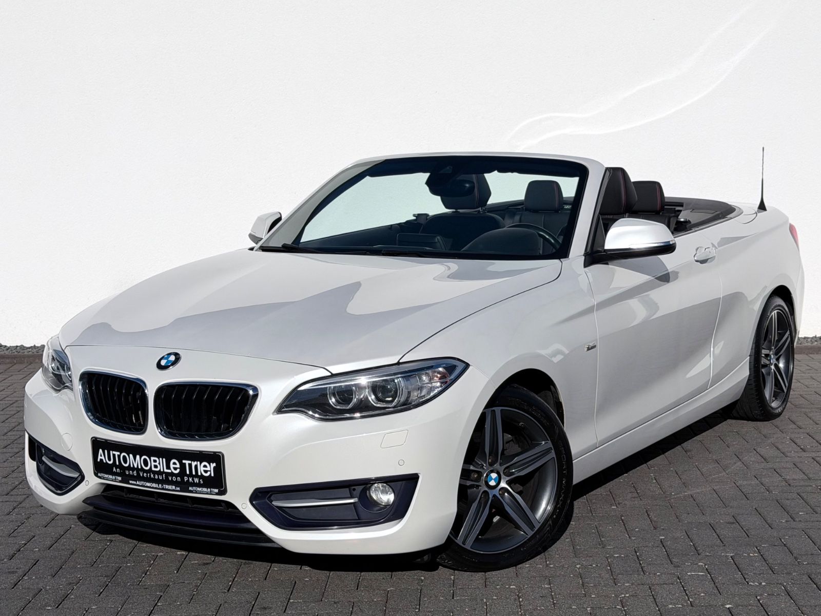 BMW 218d Cabrio Sport Line in Weiß als Cabrio/Roadster - Fahrzeugfoto 1