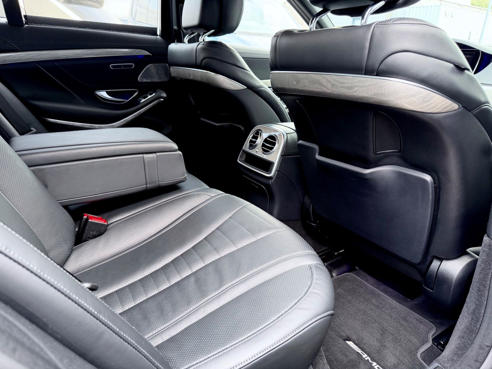 Mercedes-Benz S 500 4Matic Amg Line /NAVI/LED/ACC/CAM/BURMEST/ - Bild 14 Mercedes-Benz S 500 4Matic Amg Line /NAVI/LED/ACC/CAM/BURMEST/ in OBSIDIANSCHWARZ als Limousine - Fahrzeugfoto 14