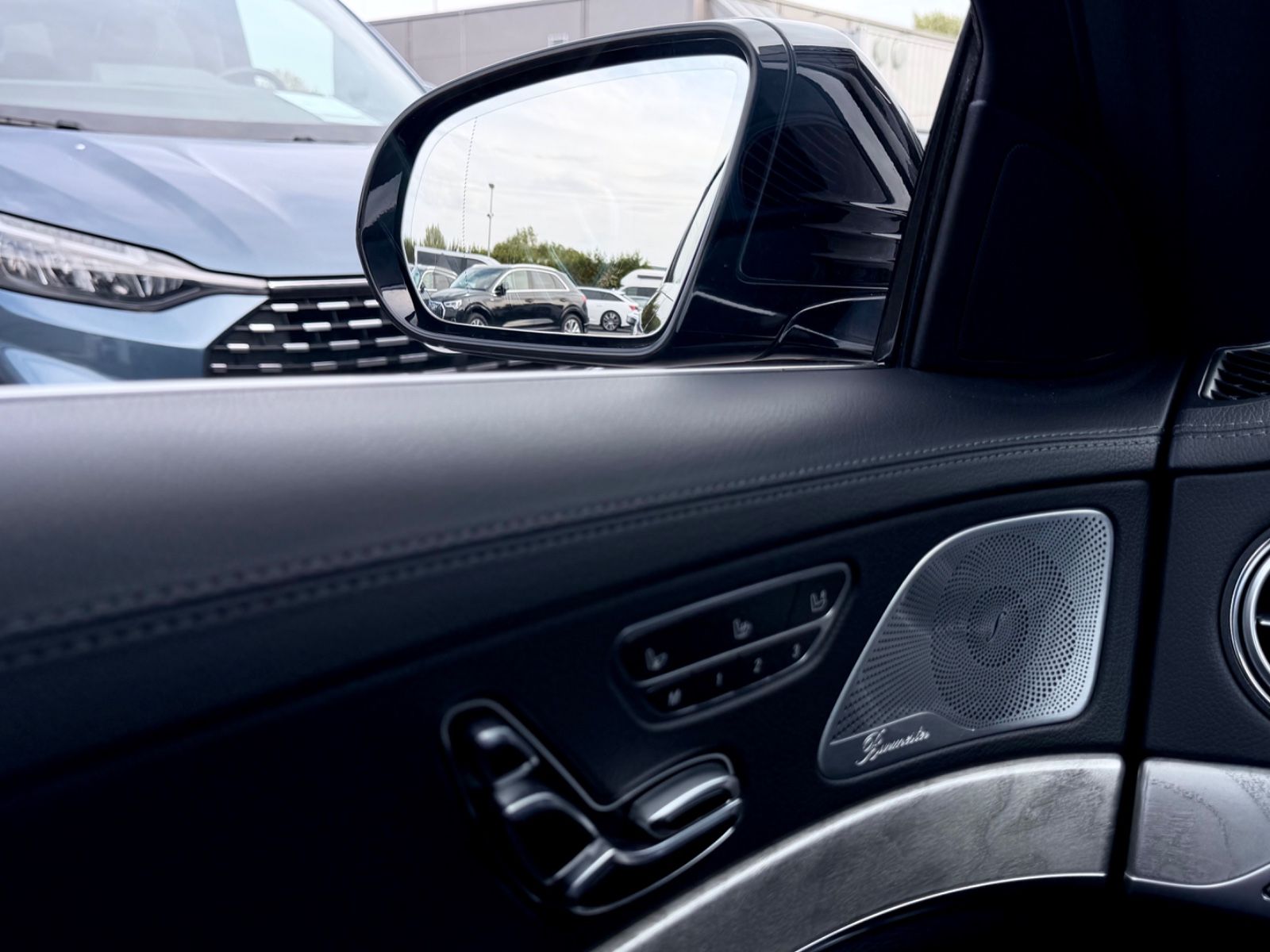 Mercedes-Benz S 500 4Matic Amg Line /NAVI/LED/ACC/CAM/BURMEST/ - Bild 15 Mercedes-Benz S 500 4Matic Amg Line /NAVI/LED/ACC/CAM/BURMEST/ in OBSIDIANSCHWARZ als Limousine - Fahrzeugfoto 15