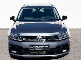 Volkswagen Tiguan Allspace R line 2.0 TDI DSG 4Motion in Grau als SUV/Geländewagen/Pickup - Fahrzeugfoto 2