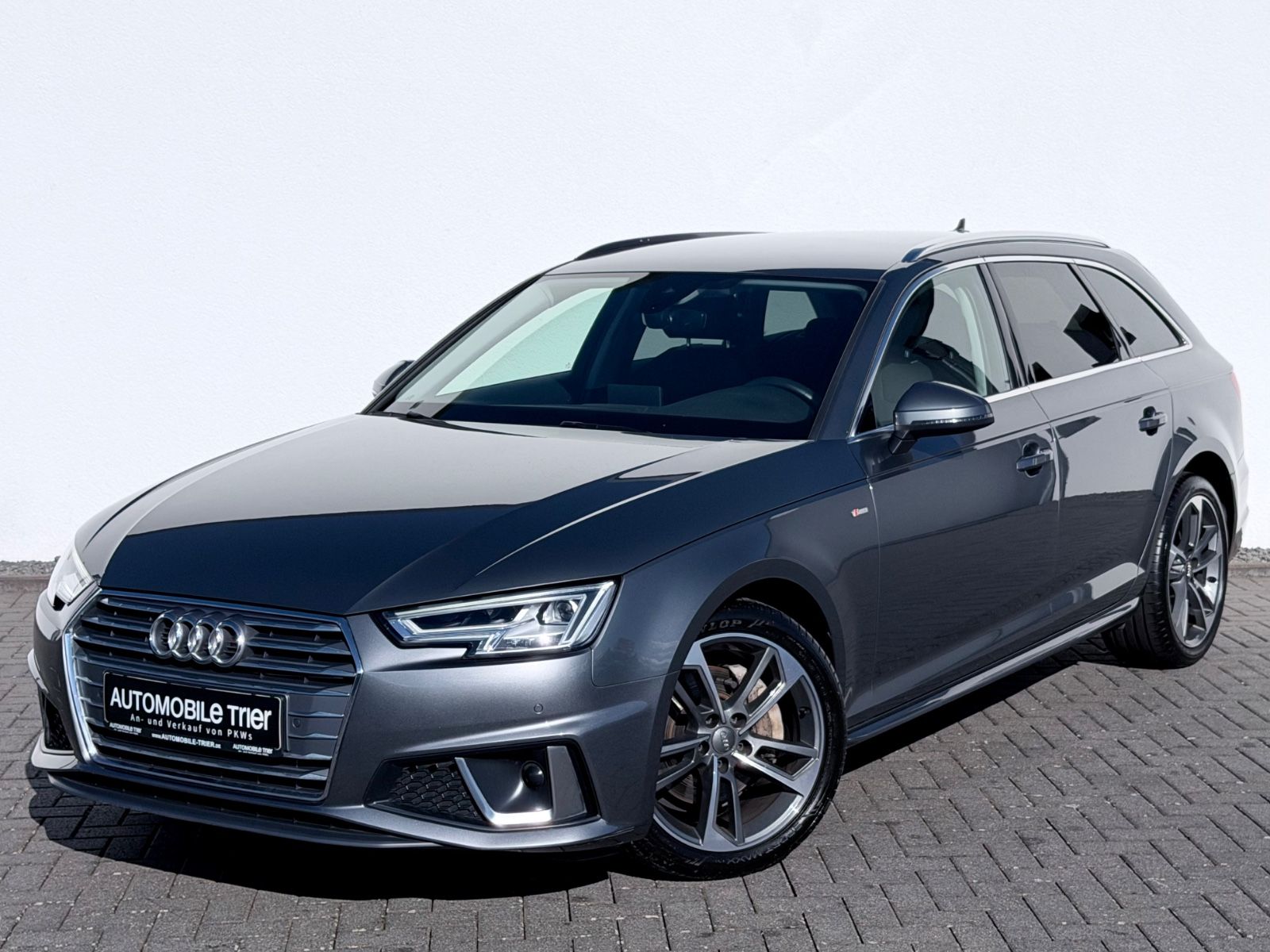 Audi A4 Avant 40 TDI S line /NAVI/LED/1.HAND/GARANTIE in Monsungrau Metallic als Kombi - Fahrzeugfoto 1