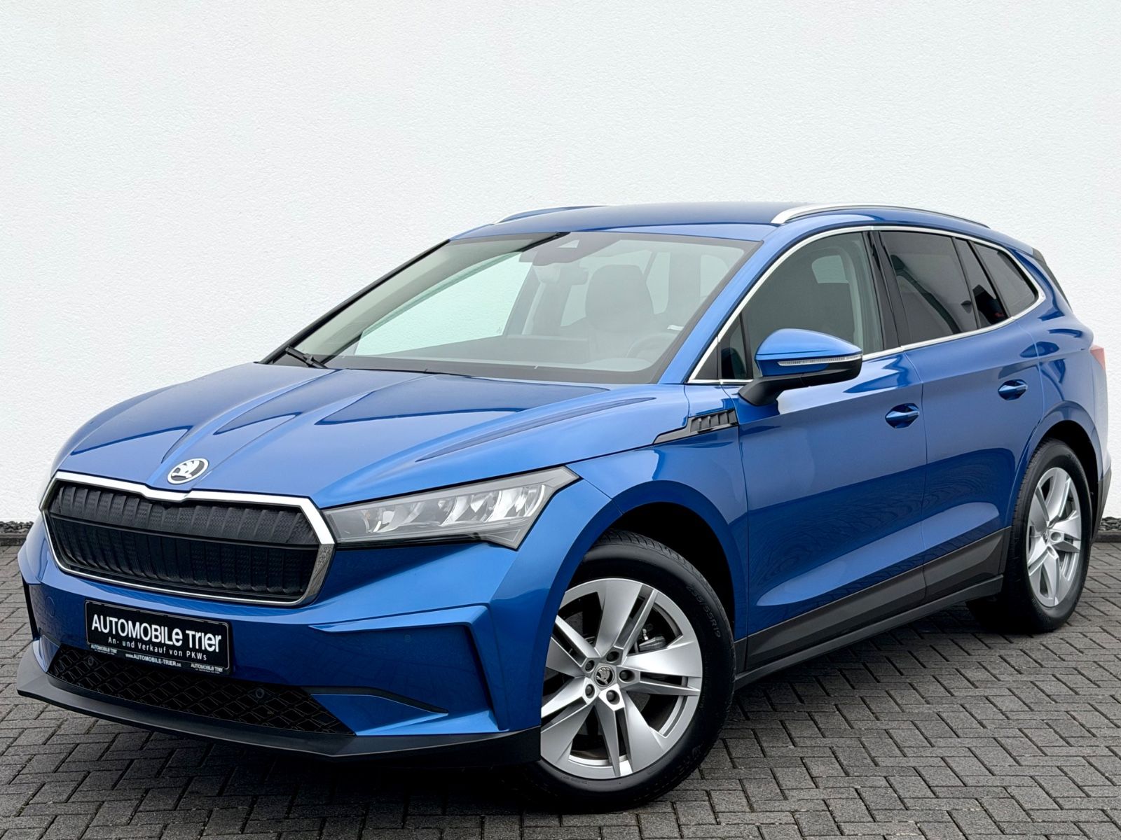 Skoda Enyaq iV 80 Loft NAVI/LED/ACC/CAM/CARPLAY/1.HAND in Blau als SUV/Geländewagen/Pickup - Fahrzeugfoto 1