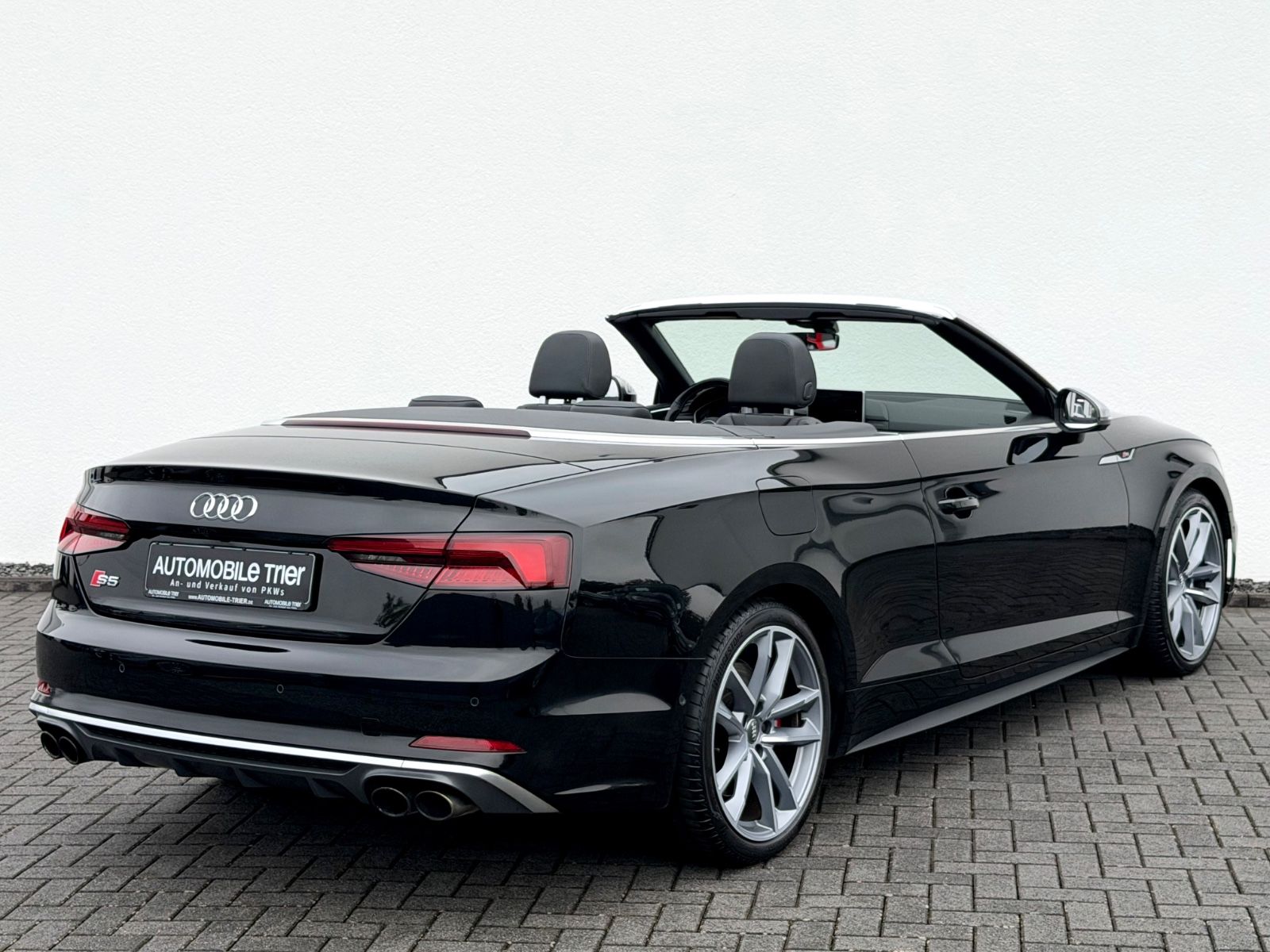 Audi S5 Cabrio 3.0 TFSI quattro /HUD/ACC/B&O/360°CAM - Bild 5 Audi S5 Cabrio 3.0 TFSI quattro /HUD/ACC/B&O/360°CAM in MYTHOSSCHWARZ als Cabrio/Roadster - Fahrzeugfoto 5