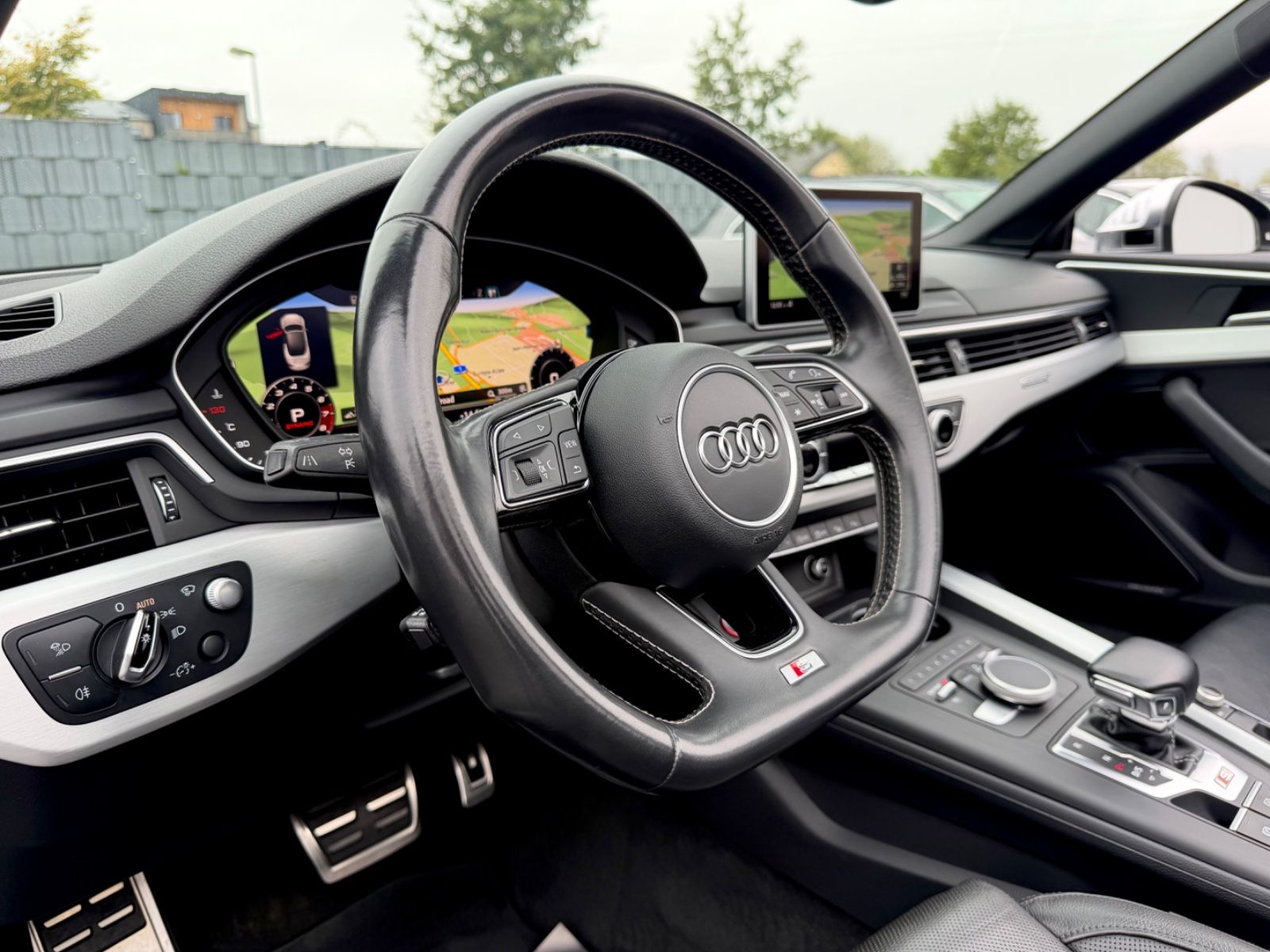 Audi S5 Cabrio 3.0 TFSI quattro /HUD/ACC/B&O/360°CAM - Bild 9 Audi S5 Cabrio 3.0 TFSI quattro /HUD/ACC/B&O/360°CAM in MYTHOSSCHWARZ als Cabrio/Roadster - Fahrzeugfoto 9