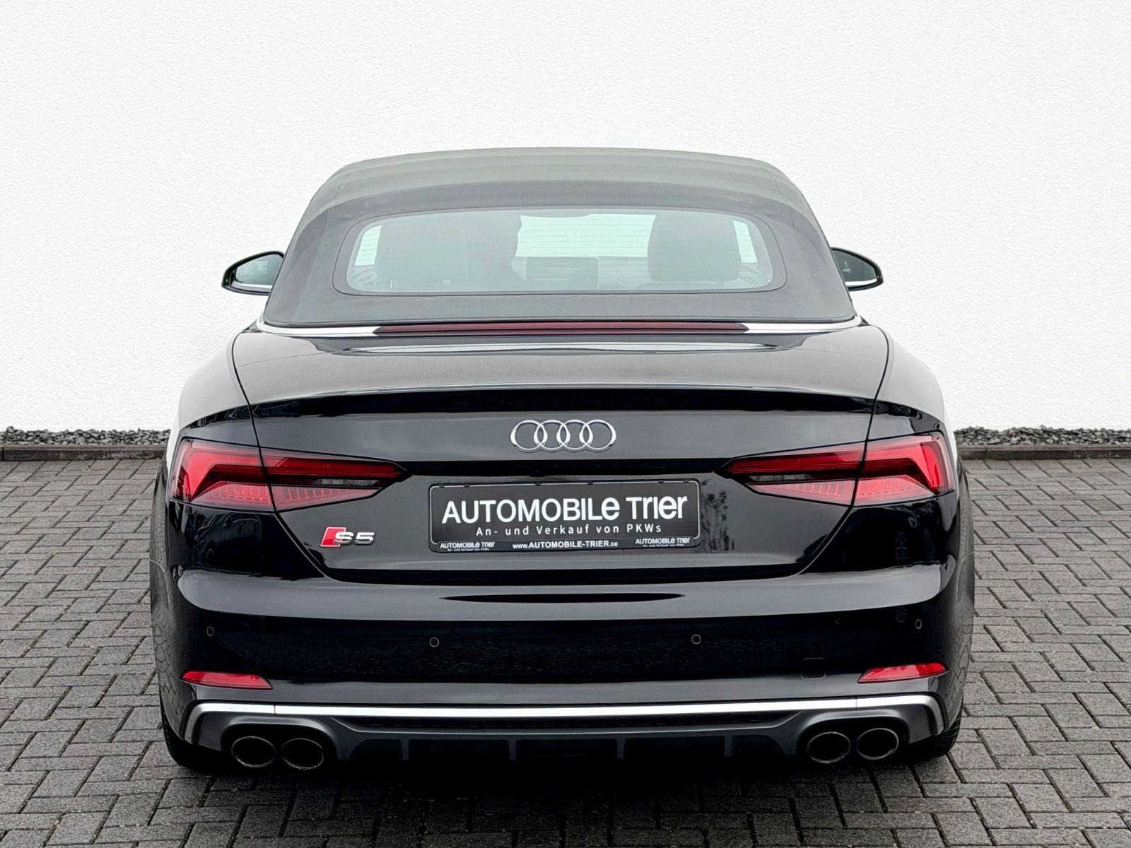 Audi S5 Cabrio 3.0 TFSI quattro /HUD/ACC/B&O/360°CAM - Bild 23 Audi S5 Cabrio 3.0 TFSI quattro /HUD/ACC/B&O/360°CAM in MYTHOSSCHWARZ als Cabrio/Roadster - Fahrzeugfoto 23