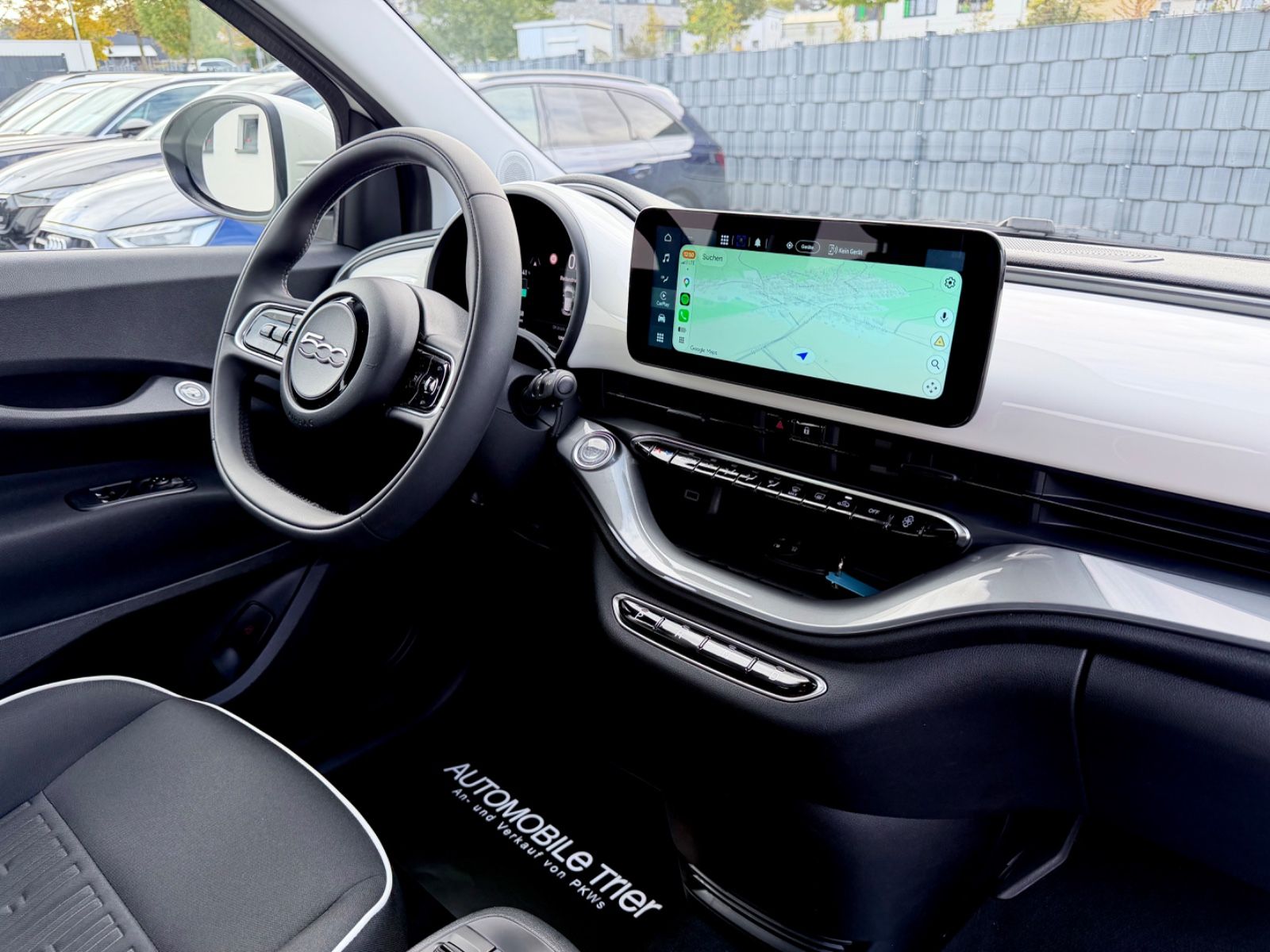 Fiat 500 e / LED / CARPLAY / GARANTIE / - Bild 11 Fiat 500 e / LED / CARPLAY / GARANTIE / in COLORE ESTERNO (Arktis Weiß) als Kleinwagen - Fahrzeugfoto 11