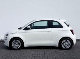 Fiat 500 e / LED / CARPLAY / GARANTIE / in Weiß als Kleinwagen - Fahrzeugfoto 8