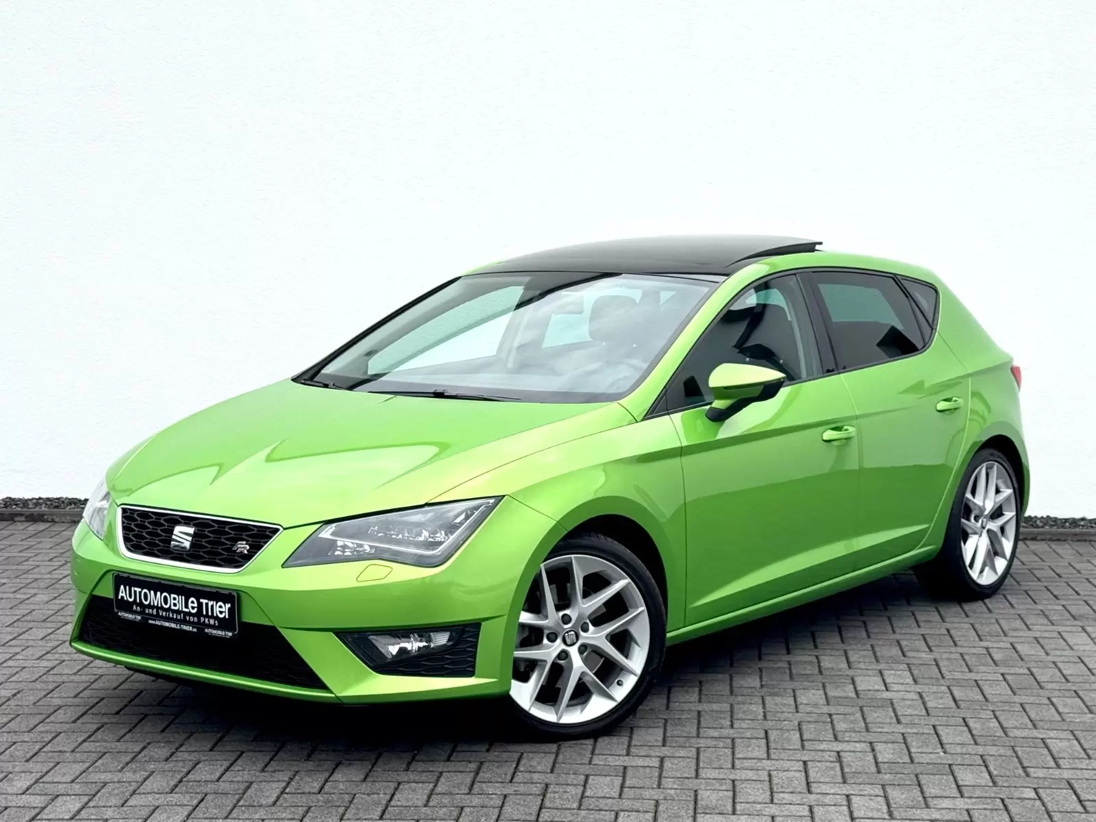 Seat Leon FR 1.8 TSI DSG /NAVI/LED/PANO/1.HAND/GARANT