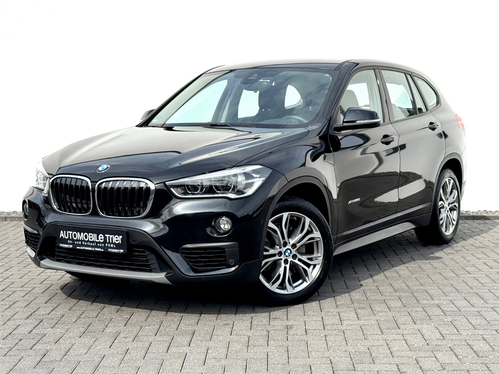 BMW X1 xDrive 25 i /LED/CAM/HUD/1.HAND/GARANTIE/