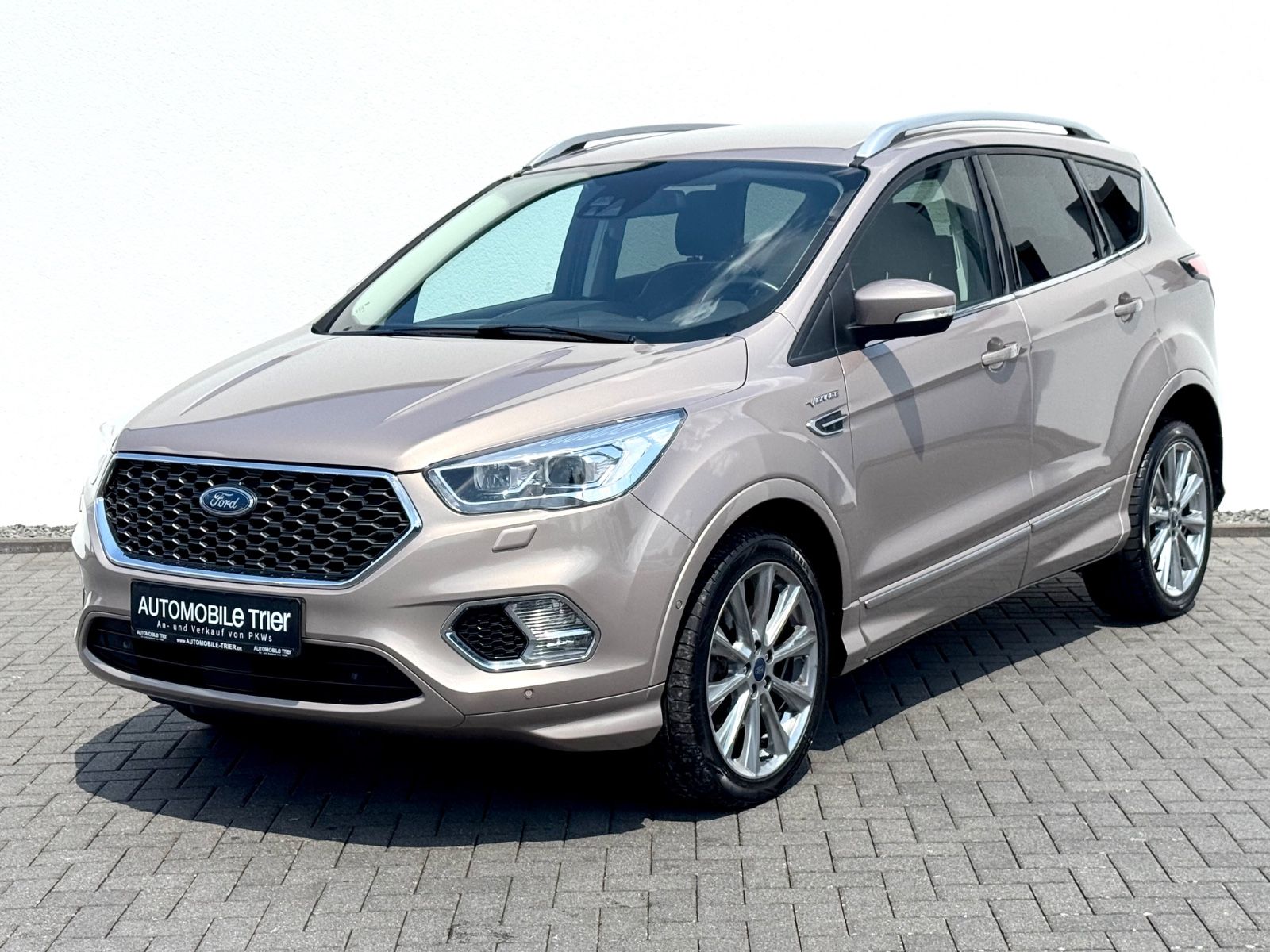 Ford Kuga Vignale 2.0 TDCI 4X4 / NAVI/LED/ACC/CAM