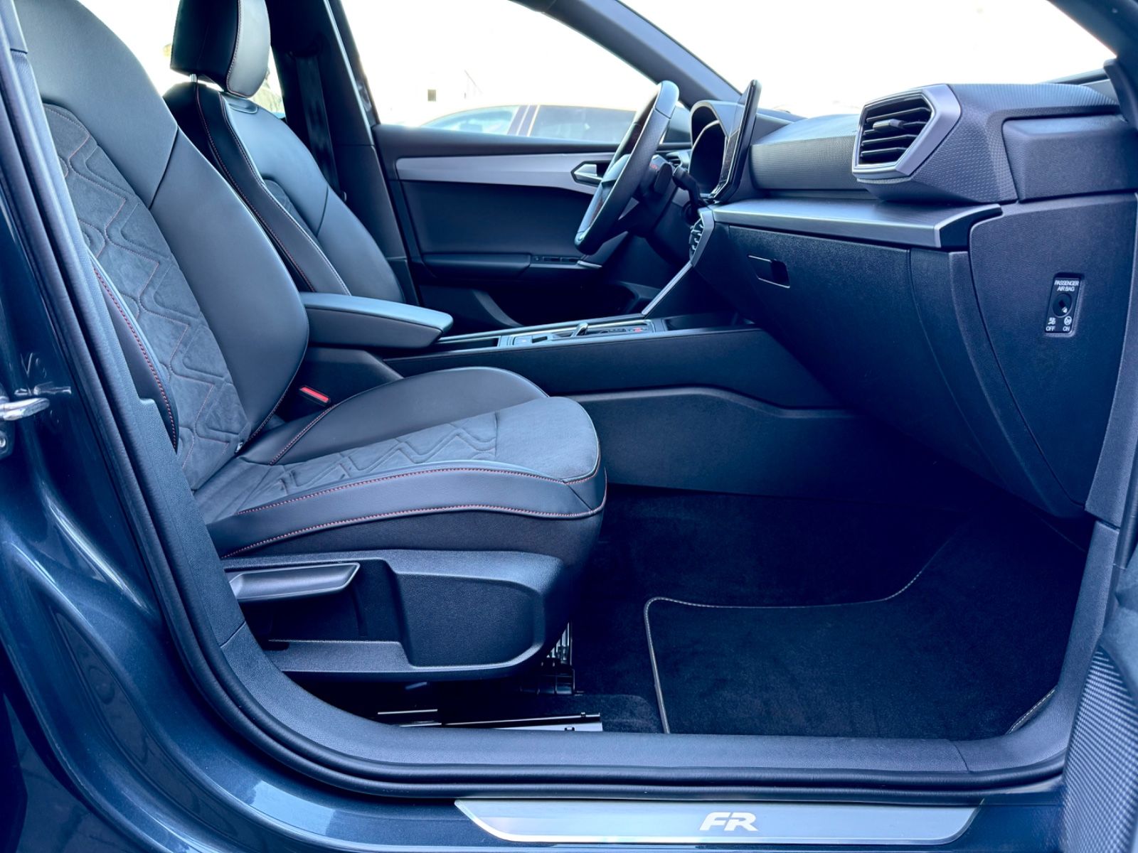 Bild 12 von 13 - Seat Leon - Gebrauchtwagen von Automobile Trier Seat Leon FR e-Hybrid, NAVI, LED, ACC, CAM, 1.HAND, GARANT